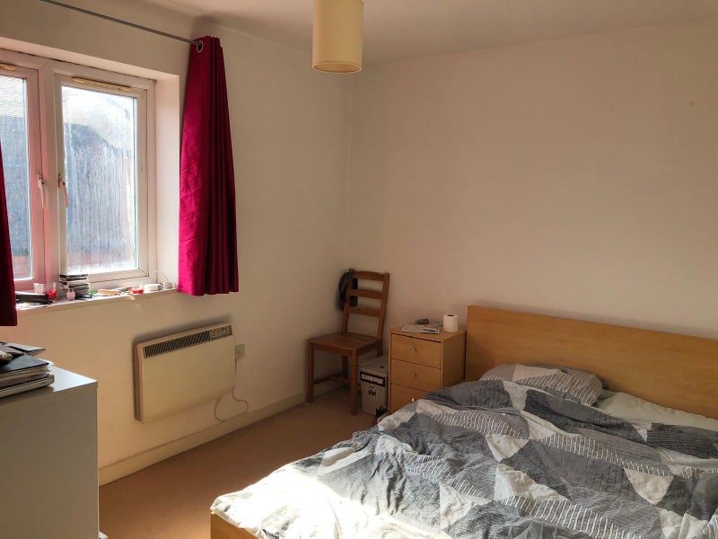 Photo 1: Bedroom