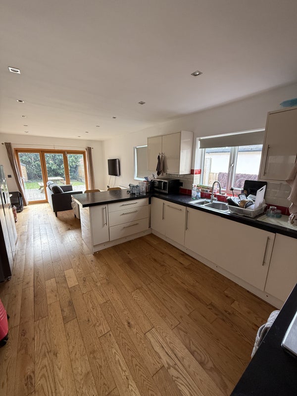 Photo 1: kitchen/lounge wide angle