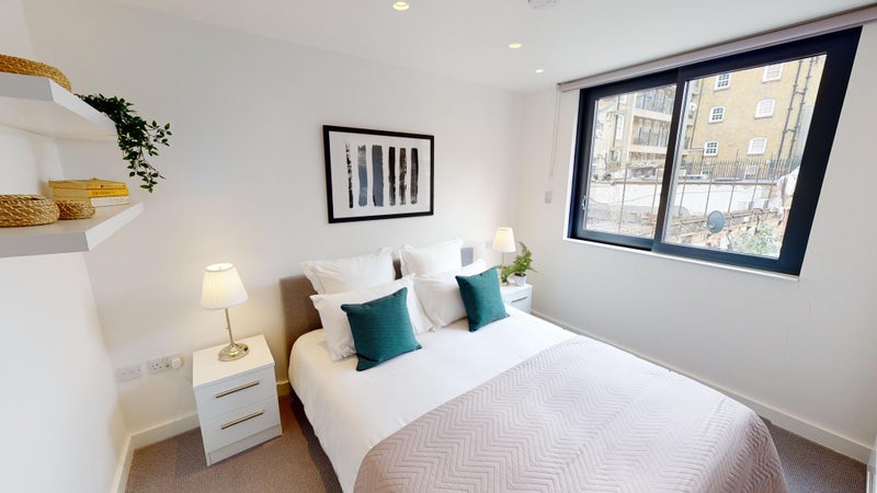 Photo 1: Bedroom 3