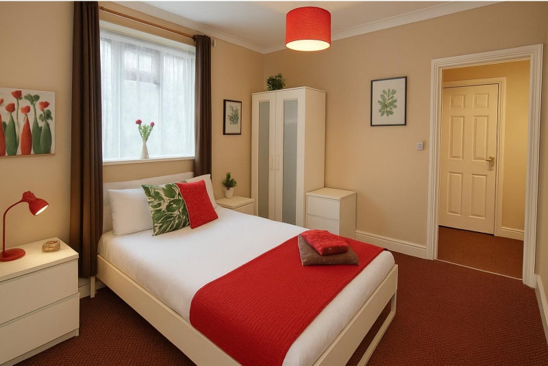 Photo 1: room 5