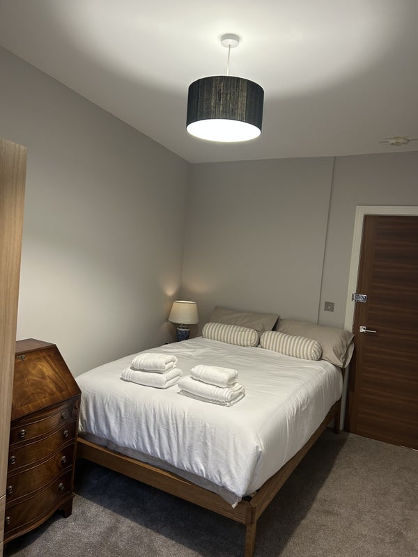 Photo 1: Double  bedroom 