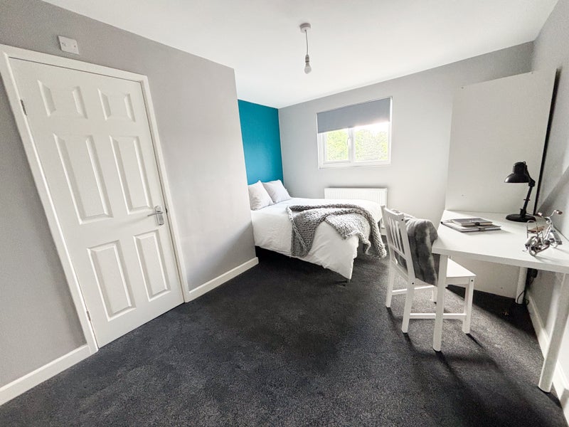 Photo 1: Room 8