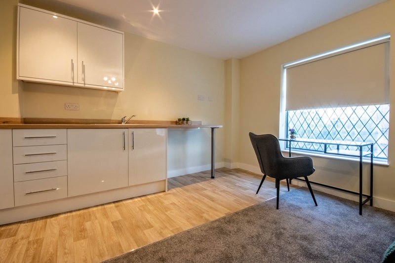 Photo 1: Studio Room with En-Suite