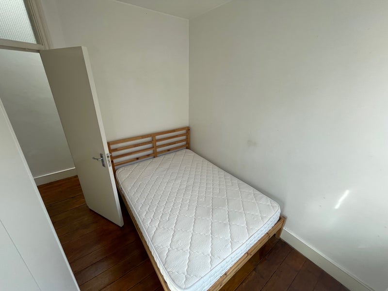 Photo 1: Bedroom 4