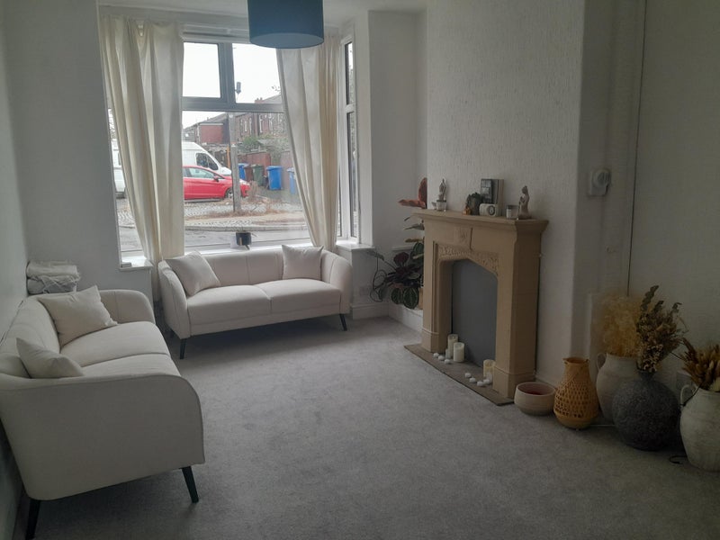 Photo 1: Living room