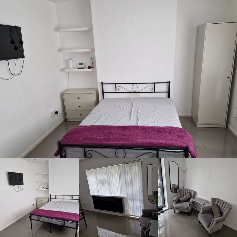 Photo 1: Spacious Double Room