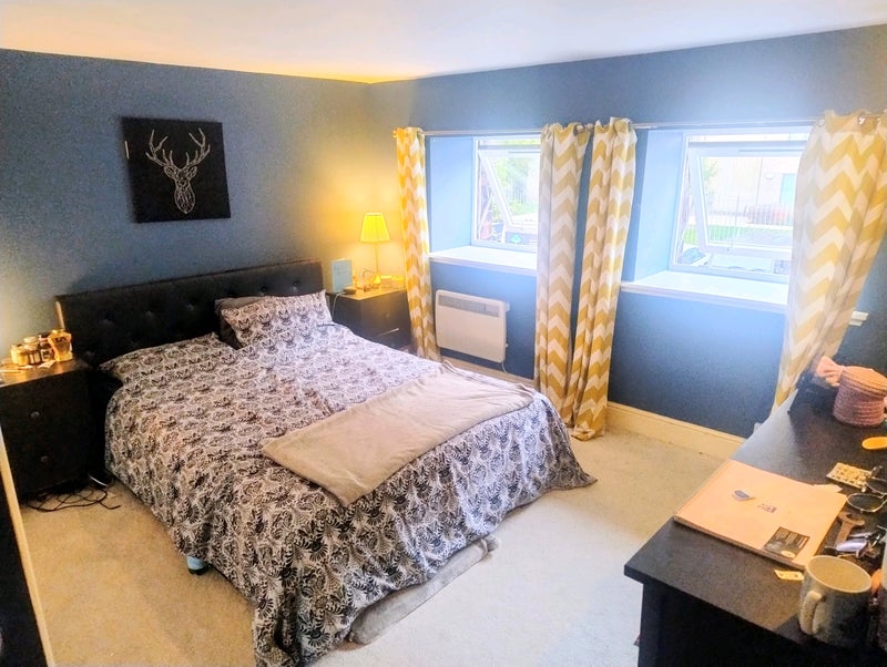 Photo 1: Bedroom