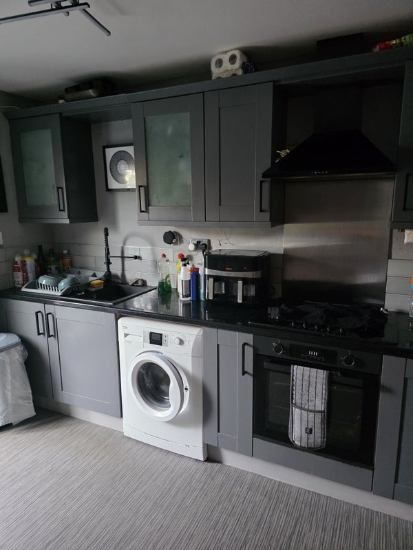 Photo 1: Kitchen