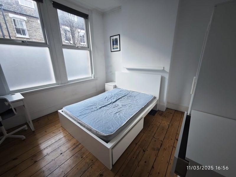 Photo 1: Room 1