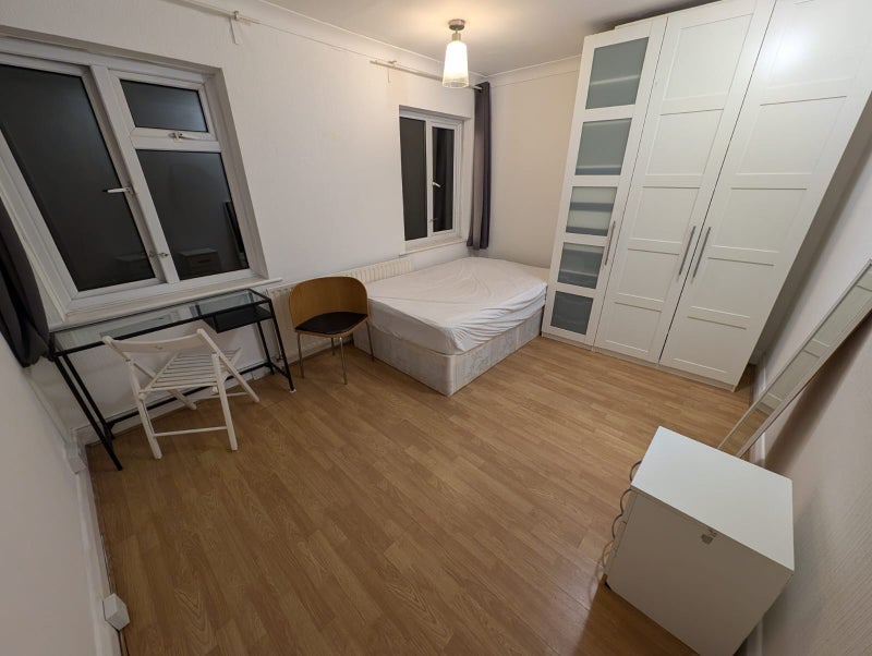 Photo 1: Room 8- £680 Available 05/11/2025