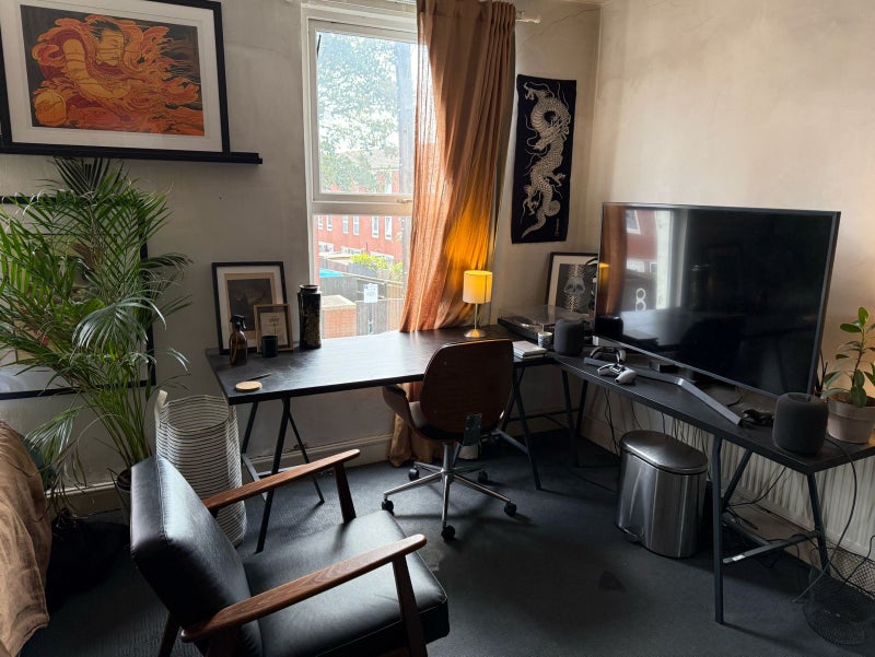 Photo 1: Room 1
