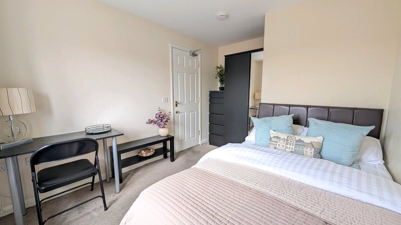 Photo 1: Desk & tall drawer unit with mirror to top drawer