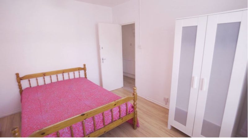 Photo 1: Bedroom