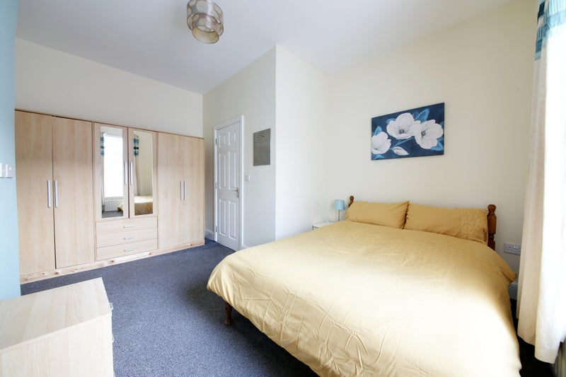 Photo 1: Room 3