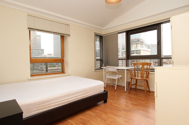 Photo 1: Room 1: £260 per week - Double room single use - £1,126 per month
