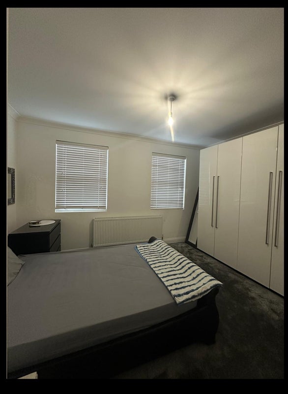 Photo 1: Room 1 - 1st Floor