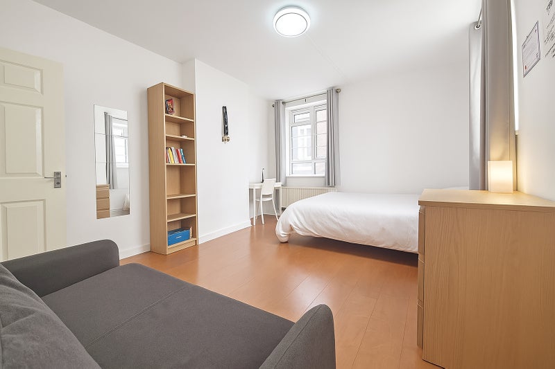 Photo 1: £985pcm