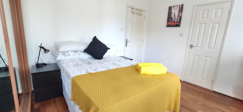 Photo 1: Room 6
