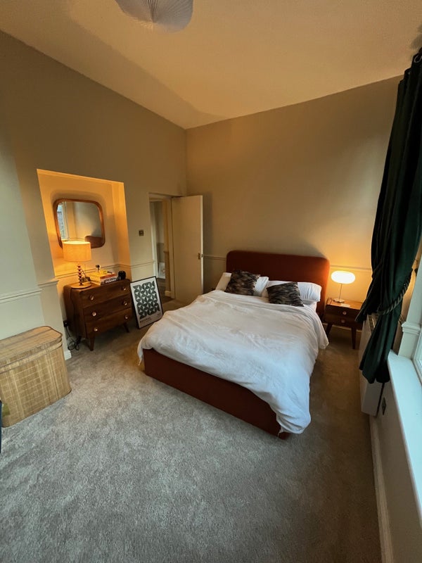 Photo 1: Room