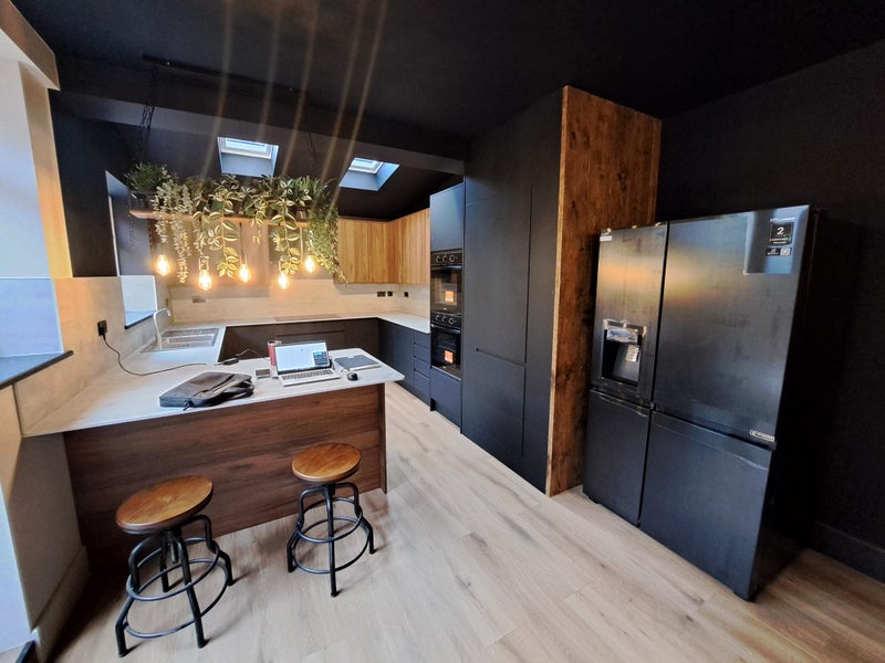 Photo 1: Kitchen
