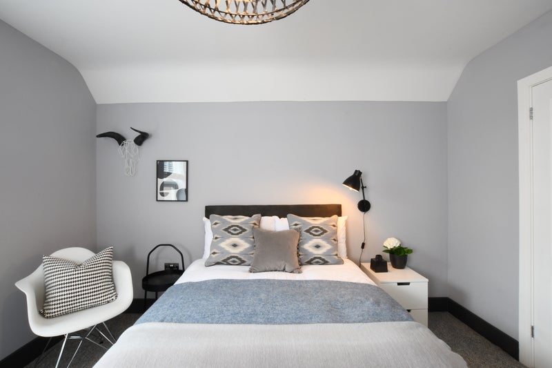 Photo 1: ROOM 2