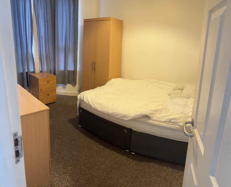 Photo 1: The room, the carpet has been recently changed 