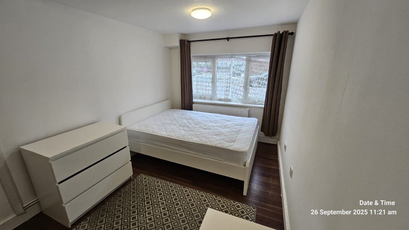 Photo 1: Double room ~ ground floor