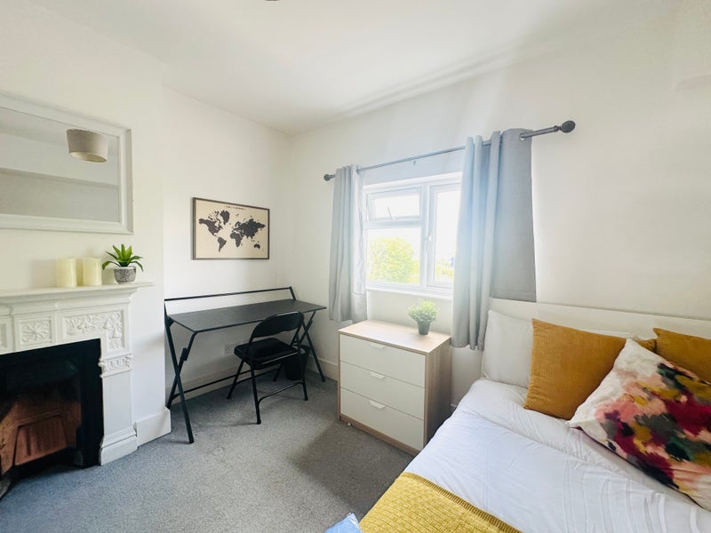 Photo 1: Room 3 £700