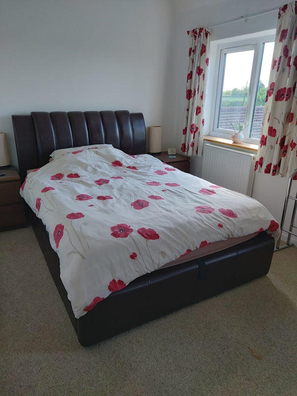 Photo 1: Spare Room