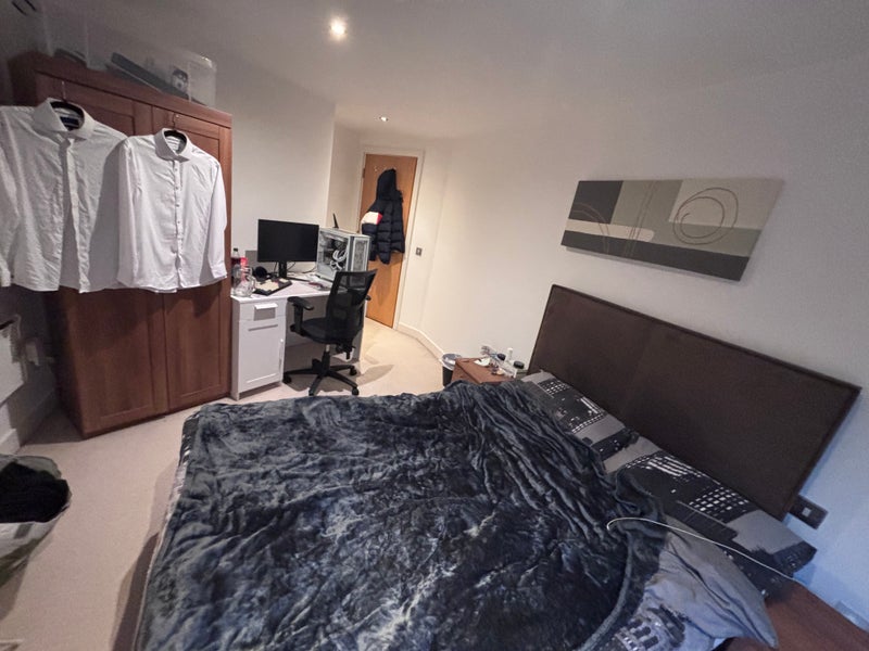 Photo 1: Bedroom