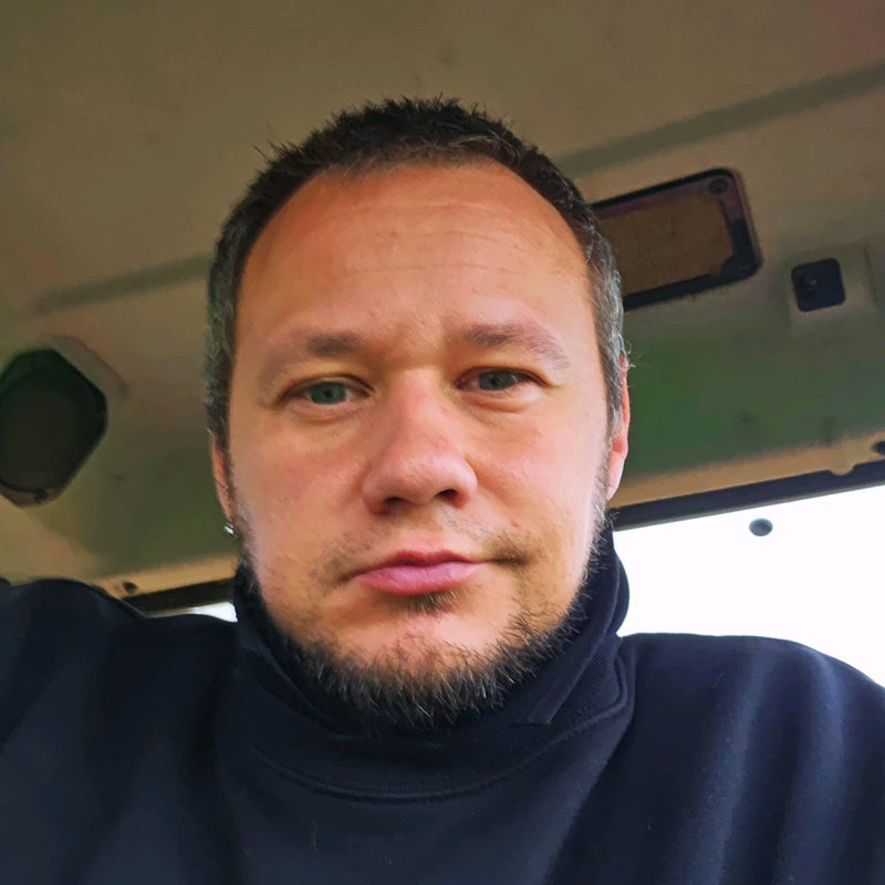 Photo 1: This is me just to prove i am a real person behind the add