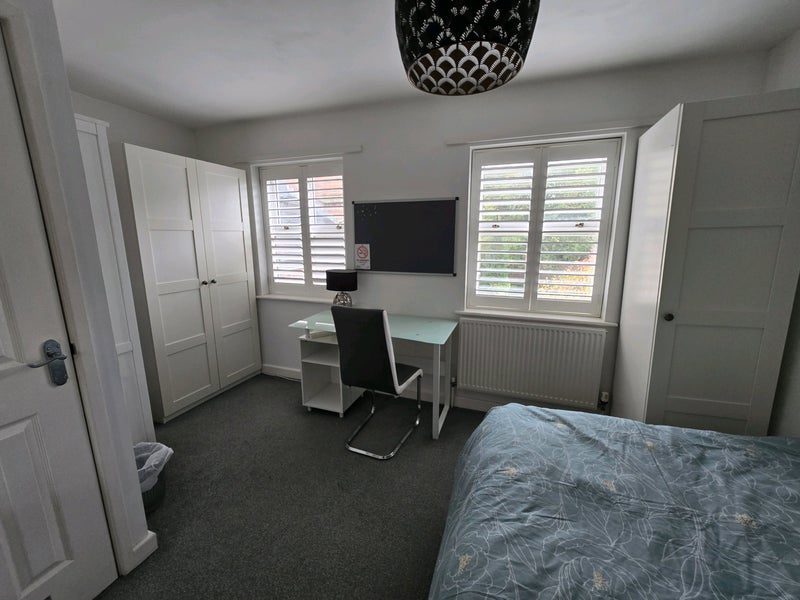 Photo 1: Rm 3. Large room, single occupancy Available