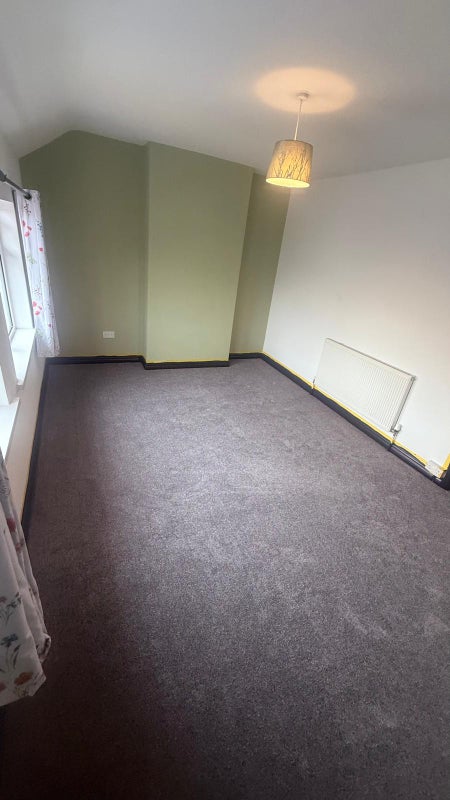 Photo 1: BEDROOM 1 - EXTRA LARGE 1st FLOOR DOUBLE ROOM