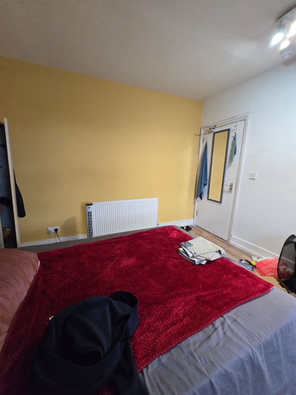 Photo 1: Large Double (£800)