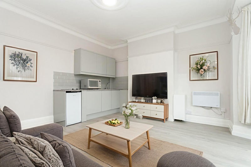 Photo 1: How it looks furnished