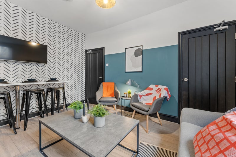 Photo 1: living room
