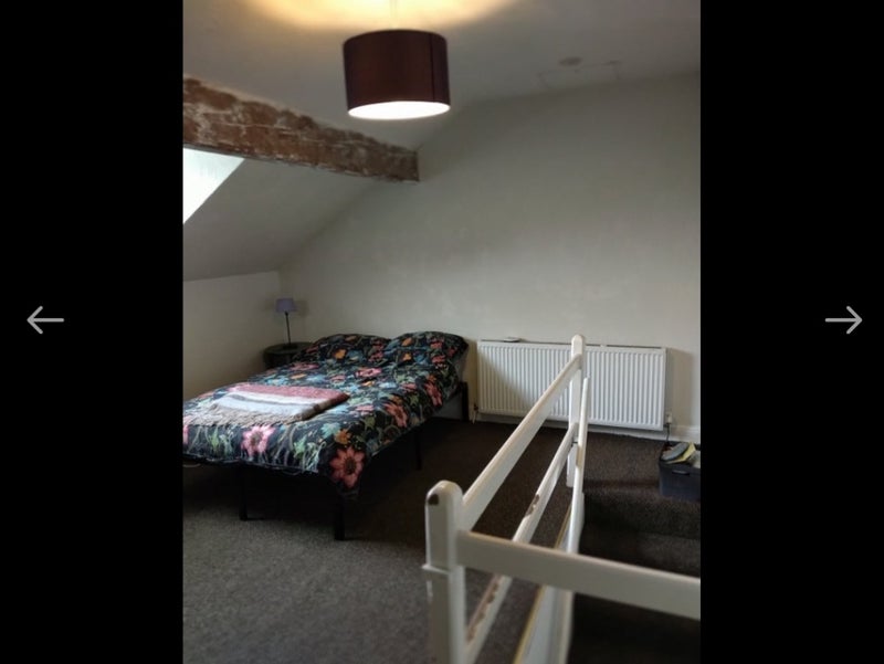 Photo 1: Double room at top of house
