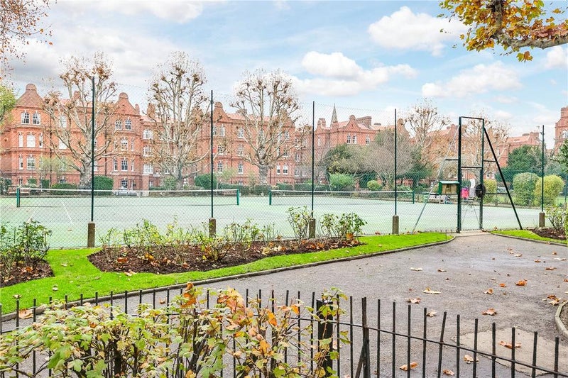 Photo 1: Communal Garden