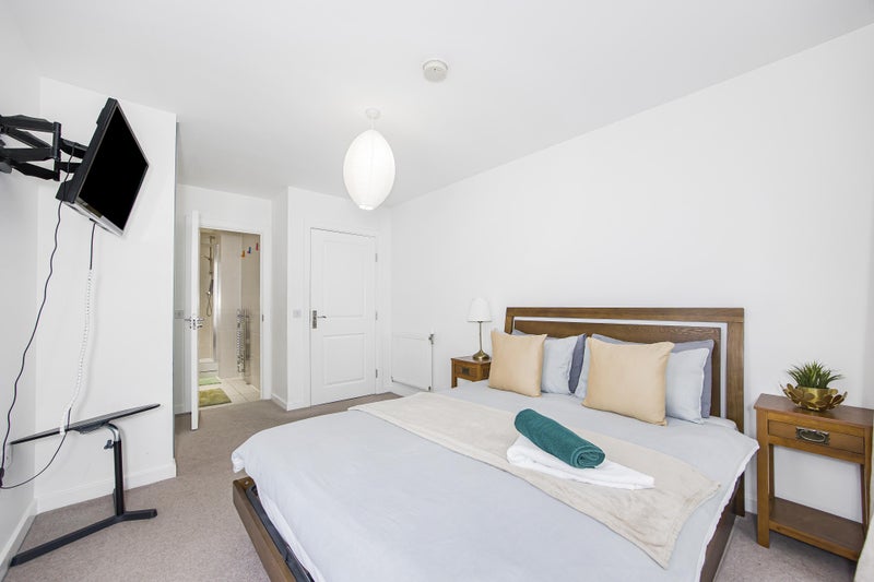 Photo 1: Room E1