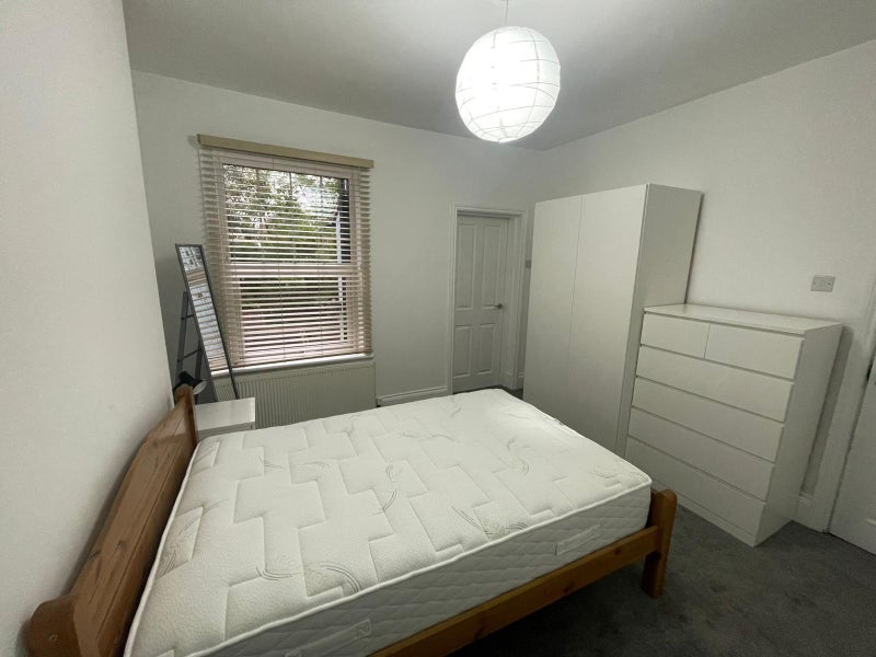 Photo 1: Bedroom with Ensuite
