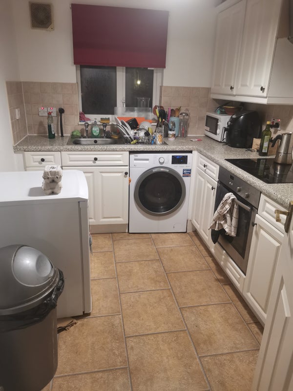 Photo 1: Kitchen