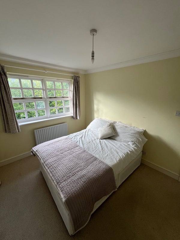 Photo 1: Room 1 (Double En-suite)