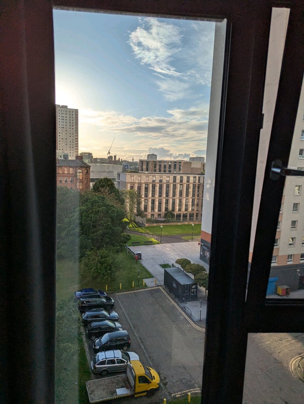 Photo 1: Real view