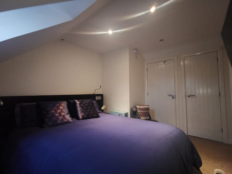 Photo 1: Bedroom