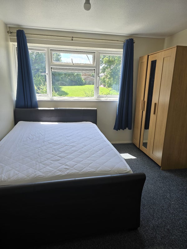 Photo 1: Queen size bed