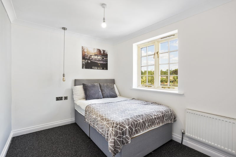Photo 1: Room 2