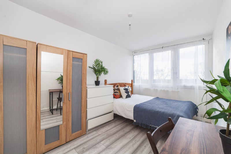Photo 1: Room 2 (£775) 