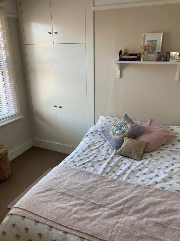Photo 1: Bedroom