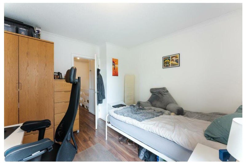 Photo 1: Room