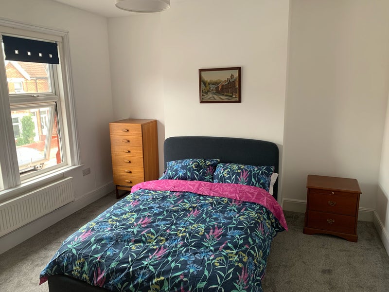 Photo 1: Large bedroom 1